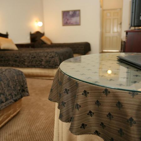 דובו Australian Heritage Motor Inn חדר תמונה