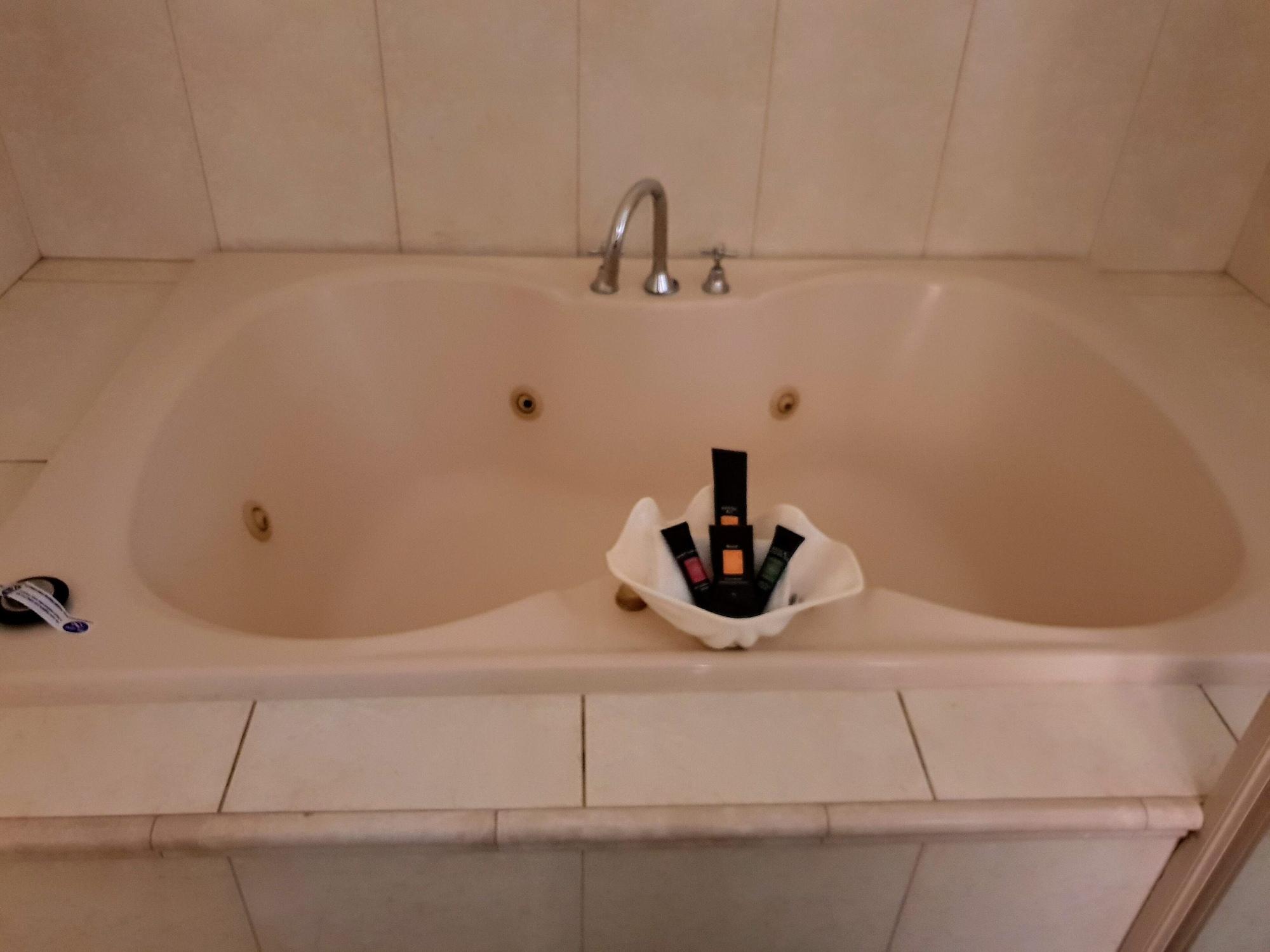 דובו Australian Heritage Motor Inn מראה חיצוני תמונה